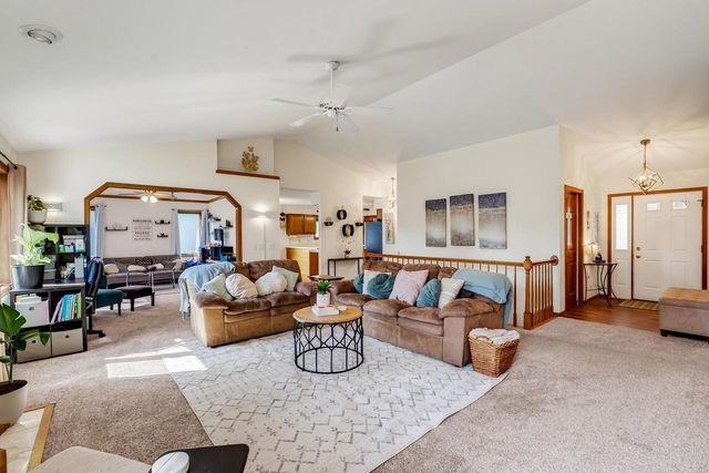 1357 Overlook Pass, Sun Prairie, WI 53590