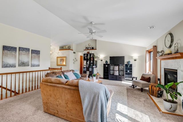 1357 Overlook Pass, Sun Prairie, WI 53590