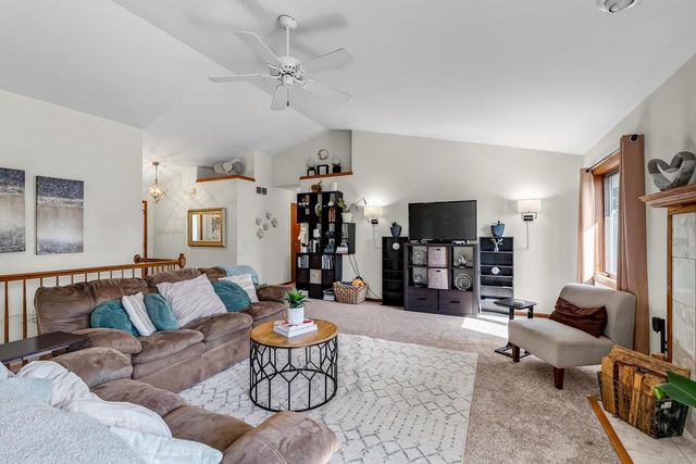 1357 Overlook Pass, Sun Prairie, WI 53590