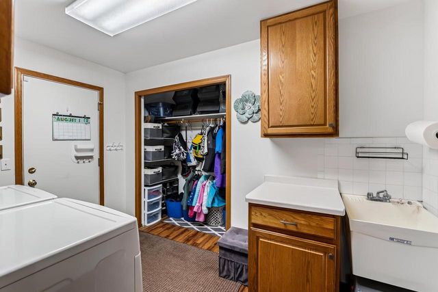1357 Overlook Pass, Sun Prairie, WI 53590