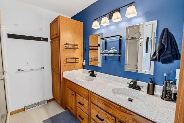 1357 Overlook Pass, Sun Prairie, WI 53590
