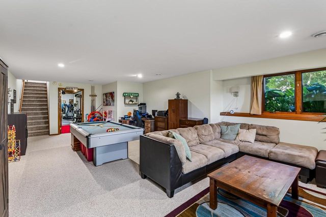 1357 Overlook Pass, Sun Prairie, WI 53590