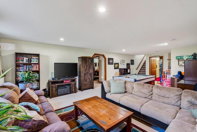1357 Overlook Pass, Sun Prairie, WI 53590
