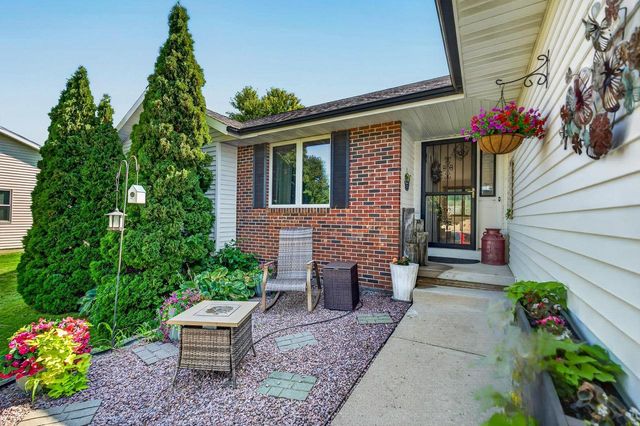 1357 Overlook Pass, Sun Prairie, WI 53590