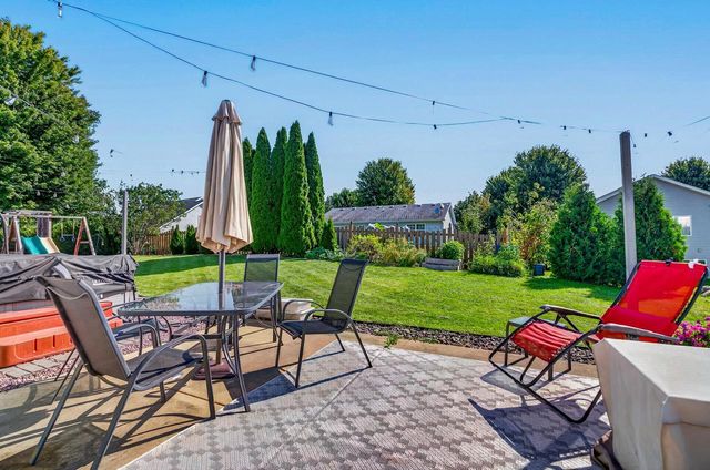 1357 Overlook Pass, Sun Prairie, WI 53590