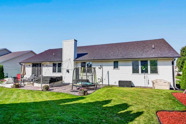 1357 Overlook Pass, Sun Prairie, WI 53590