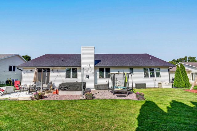 1357 Overlook Pass, Sun Prairie, WI 53590