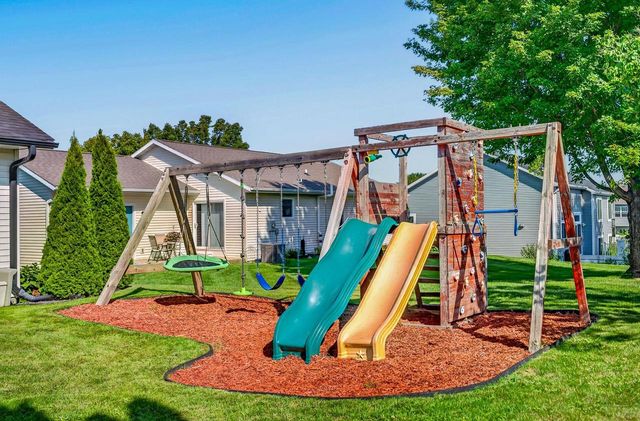 1357 Overlook Pass, Sun Prairie, WI 53590