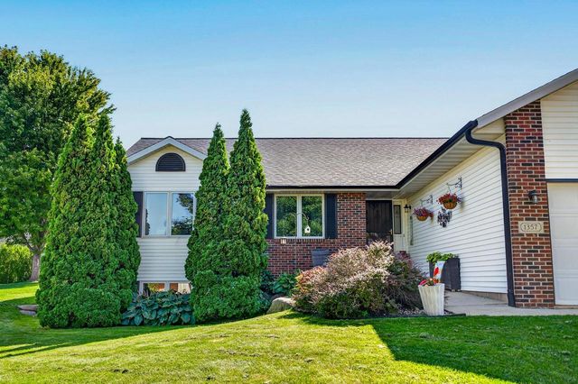 1357 Overlook Pass, Sun Prairie, WI 53590