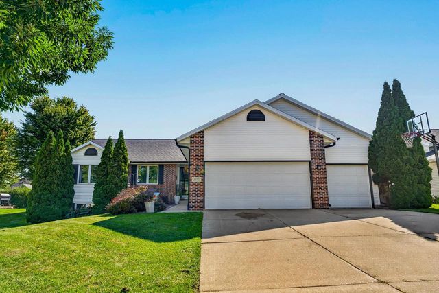 1357 Overlook Pass, Sun Prairie, WI 53590
