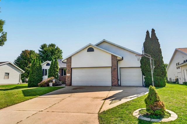 1357 Overlook Pass, Sun Prairie, WI 53590