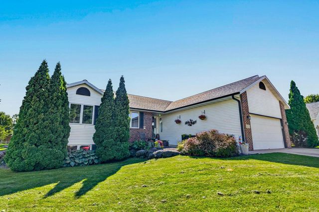 1357 Overlook Pass, Sun Prairie, WI 53590