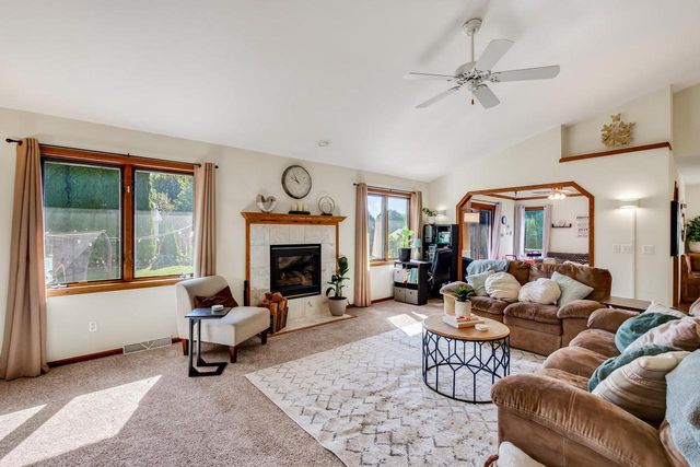 1357 Overlook Pass, Sun Prairie, WI 53590