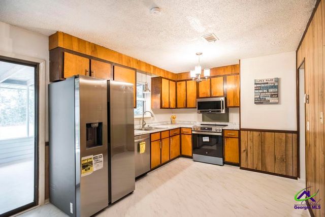 111 Briarwood Drive, Warner Robins, GA 31093