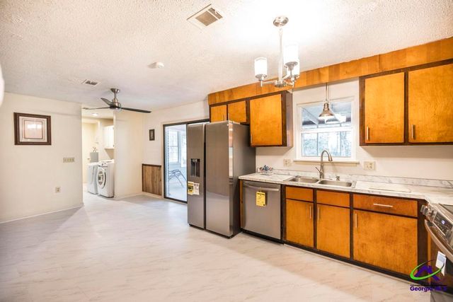 111 Briarwood Drive, Warner Robins, GA 31093