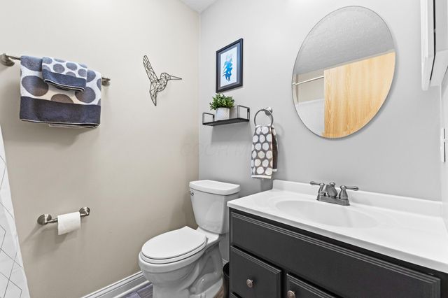 5758 Willow Lake Drive, Grove City, OH 43123