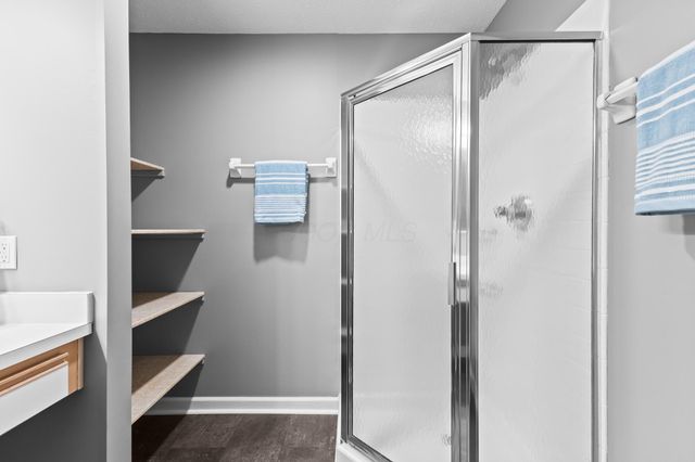 5758 Willow Lake Drive, Grove City, OH 43123