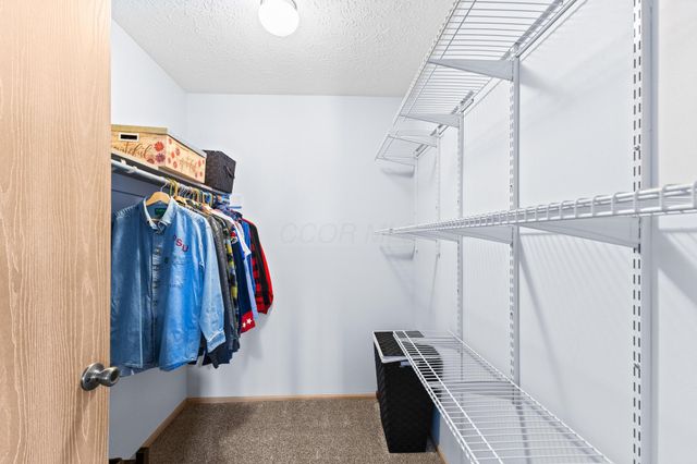 5758 Willow Lake Drive, Grove City, OH 43123