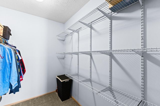 5758 Willow Lake Drive, Grove City, OH 43123