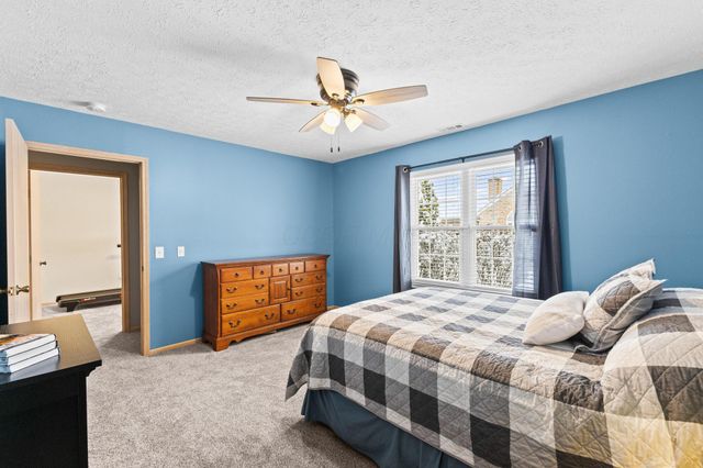 5758 Willow Lake Drive, Grove City, OH 43123