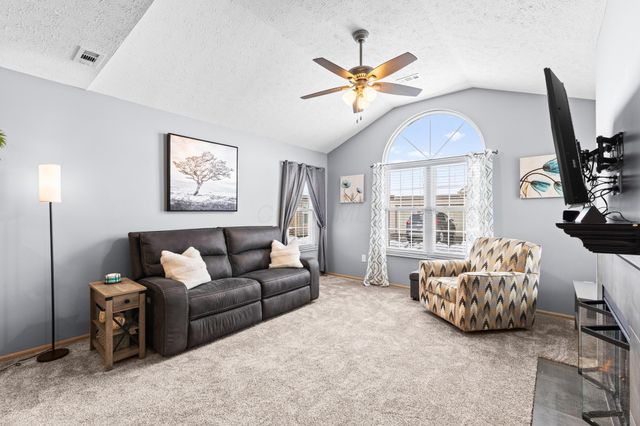 5758 Willow Lake Drive, Grove City, OH 43123