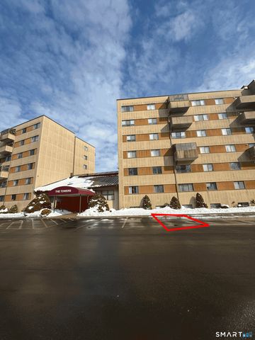 21 Putter Drive 303S, Wallingford, CT 06492