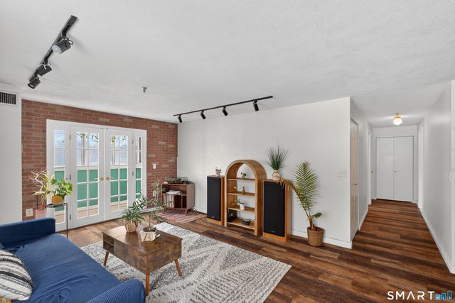 21 Putter Drive 303S, Wallingford, CT 06492