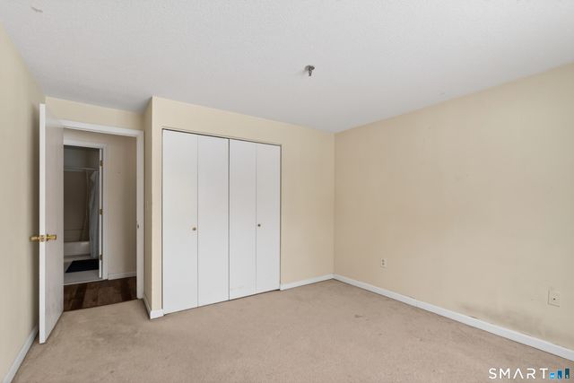 21 Putter Drive 303S, Wallingford, CT 06492