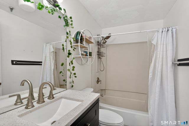 21 Putter Drive 303S, Wallingford, CT 06492