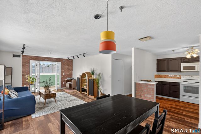 21 Putter Drive 303S, Wallingford, CT 06492