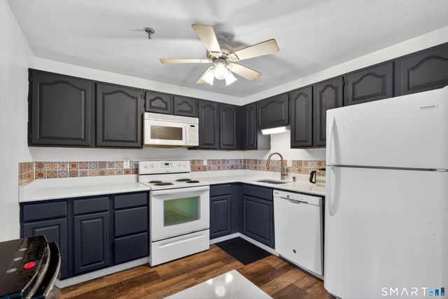 21 Putter Drive 303S, Wallingford, CT 06492