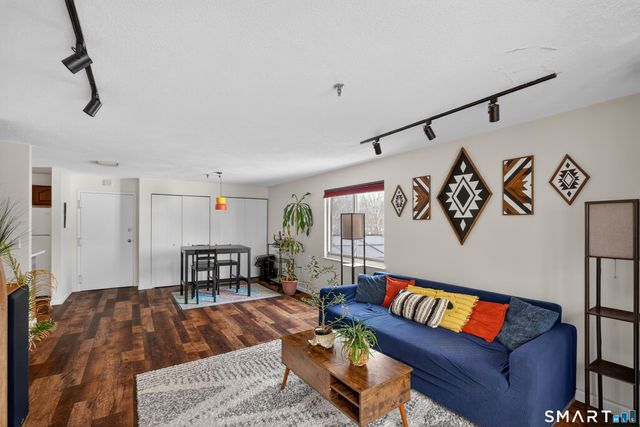 21 Putter Drive 303S, Wallingford, CT 06492