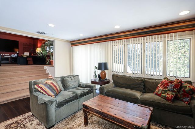 3526 Daniel Crescent, Baldwin Harbor, NY 11510