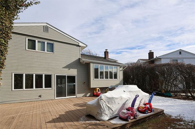 3526 Daniel Crescent, Baldwin Harbor, NY 11510