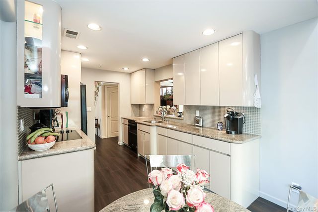 3526 Daniel Crescent, Baldwin Harbor, NY 11510