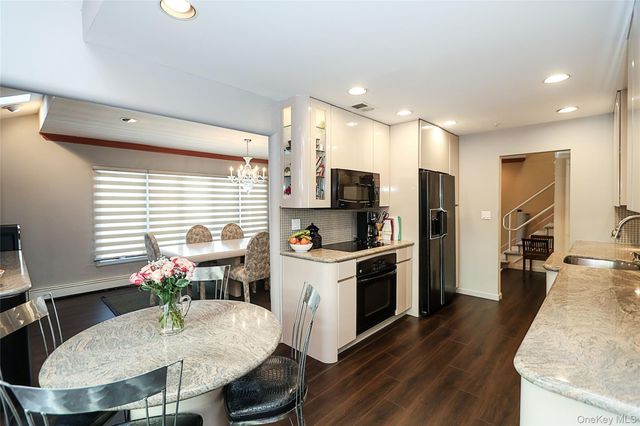 3526 Daniel Crescent, Baldwin Harbor, NY 11510