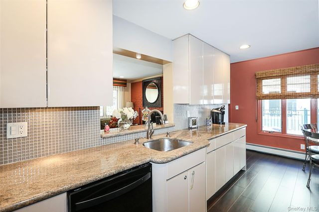 3526 Daniel Crescent, Baldwin Harbor, NY 11510