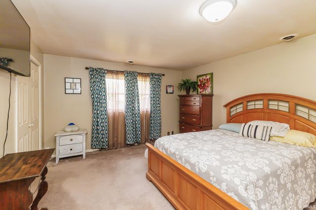 1801 E 24th Street, Muncie, IN 47302