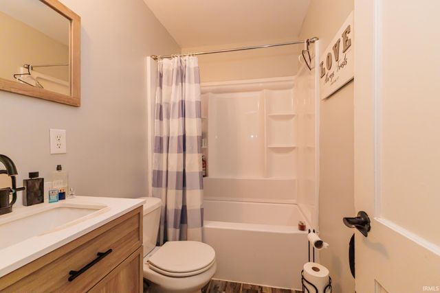 1801 E 24th Street, Muncie, IN 47302