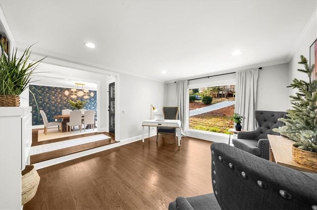 10155 Cresent Hill Lane, Roswell, GA 30076