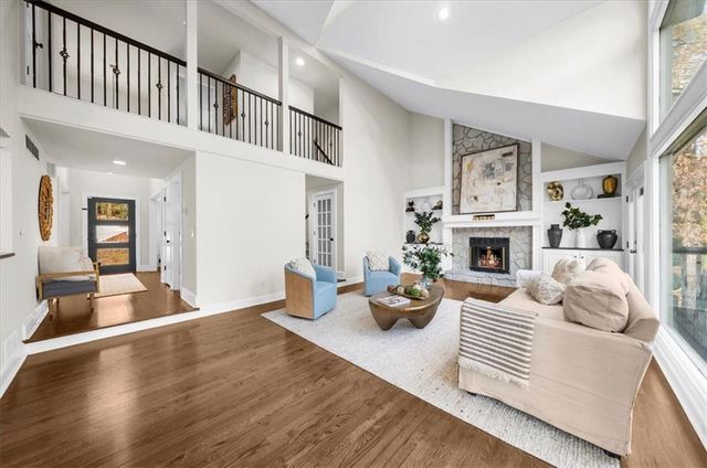 10155 Cresent Hill Lane, Roswell, GA 30076