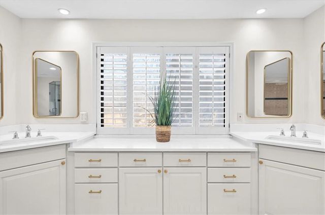 10155 Cresent Hill Lane, Roswell, GA 30076