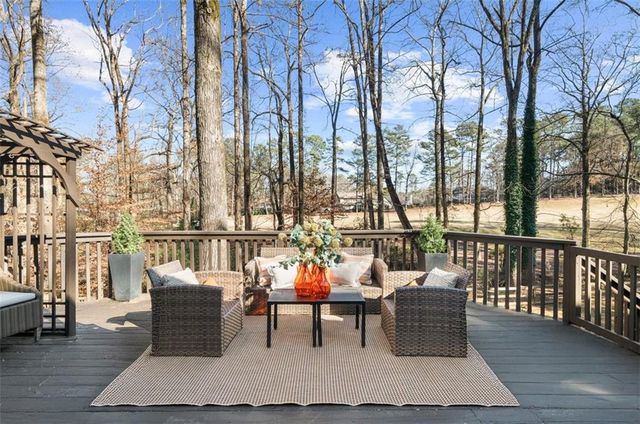 10155 Cresent Hill Lane, Roswell, GA 30076