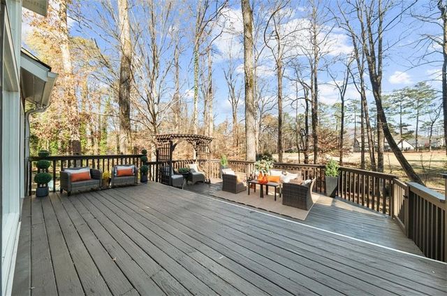 10155 Cresent Hill Lane, Roswell, GA 30076