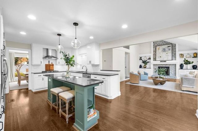 10155 Cresent Hill Lane, Roswell, GA 30076