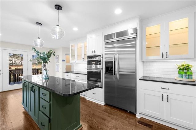 10155 Cresent Hill Lane, Roswell, GA 30076