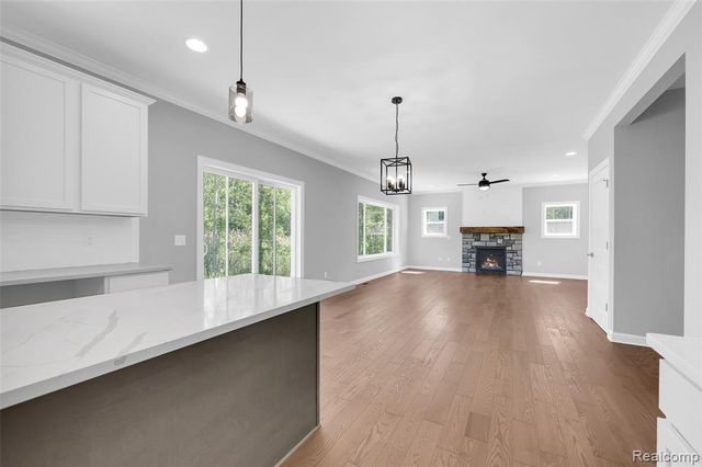 6058 Woodridge Lane, Grand Blanc, MI 48439