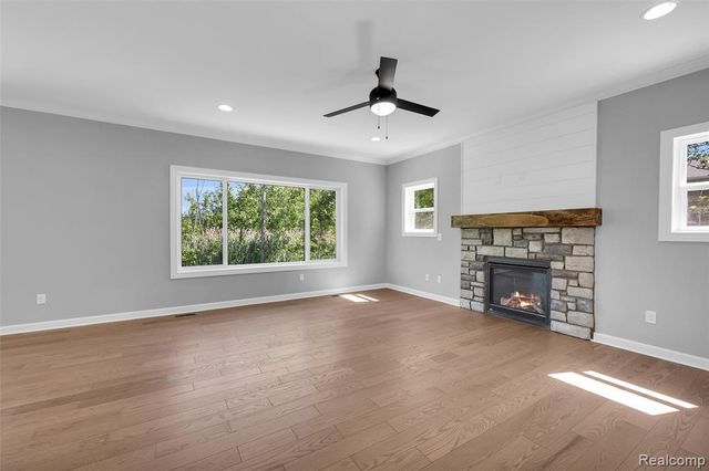 6058 Woodridge Lane, Grand Blanc, MI 48439