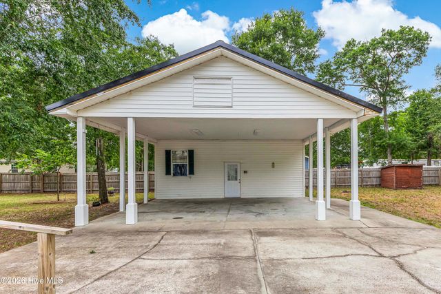 2210 Forest Drive SW, Supply, NC 28462