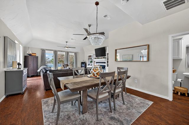 100 Mohawk Cove, Lake Kiowa, TX 76240